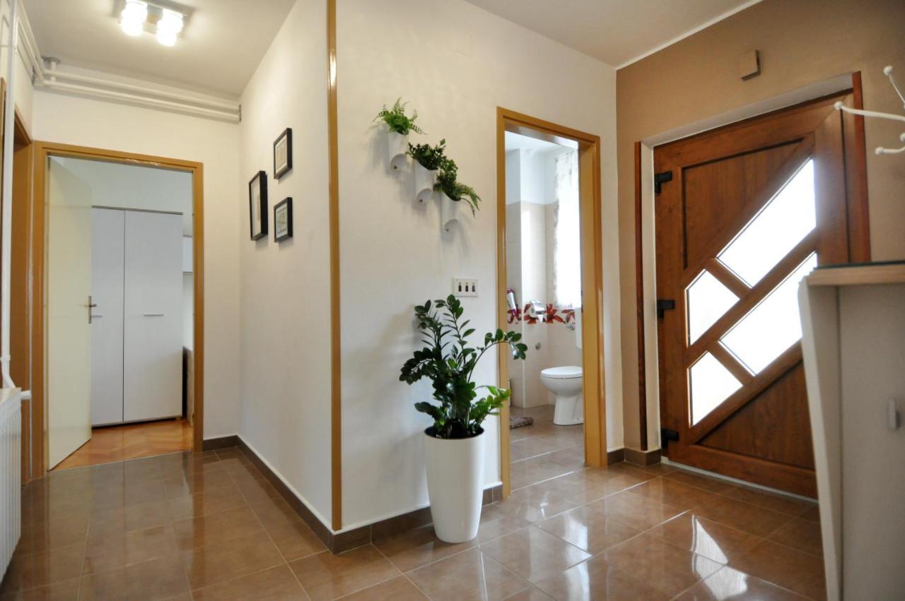 Apartman Lory プーラ エクステリア 写真