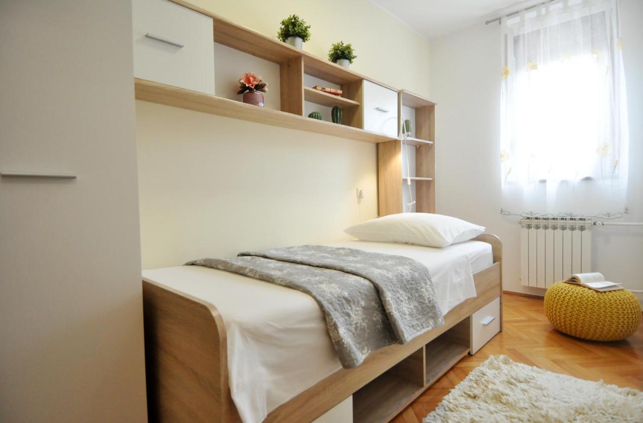 Apartman Lory プーラ エクステリア 写真
