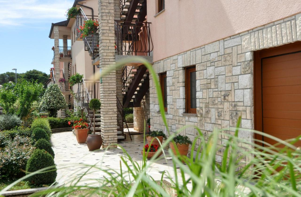 Apartman Lory プーラ エクステリア 写真