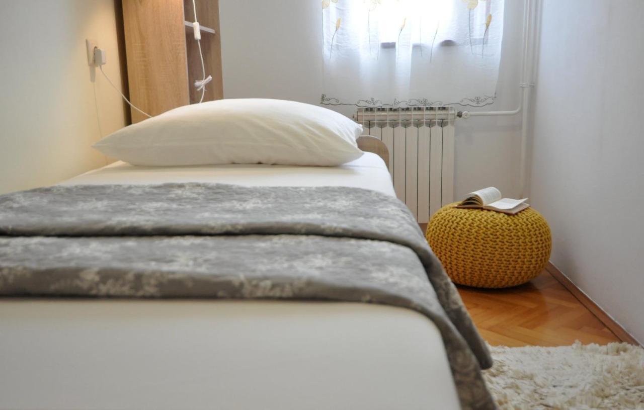 Apartman Lory プーラ エクステリア 写真