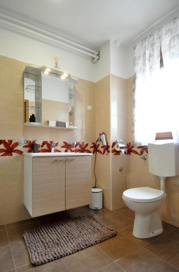 Apartman Lory プーラ エクステリア 写真