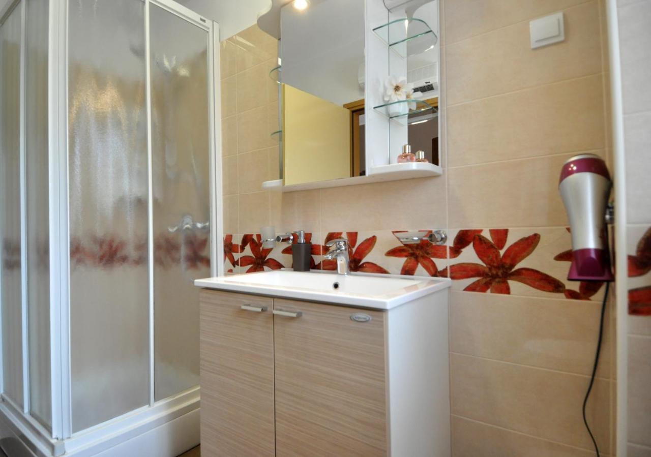 Apartman Lory プーラ エクステリア 写真
