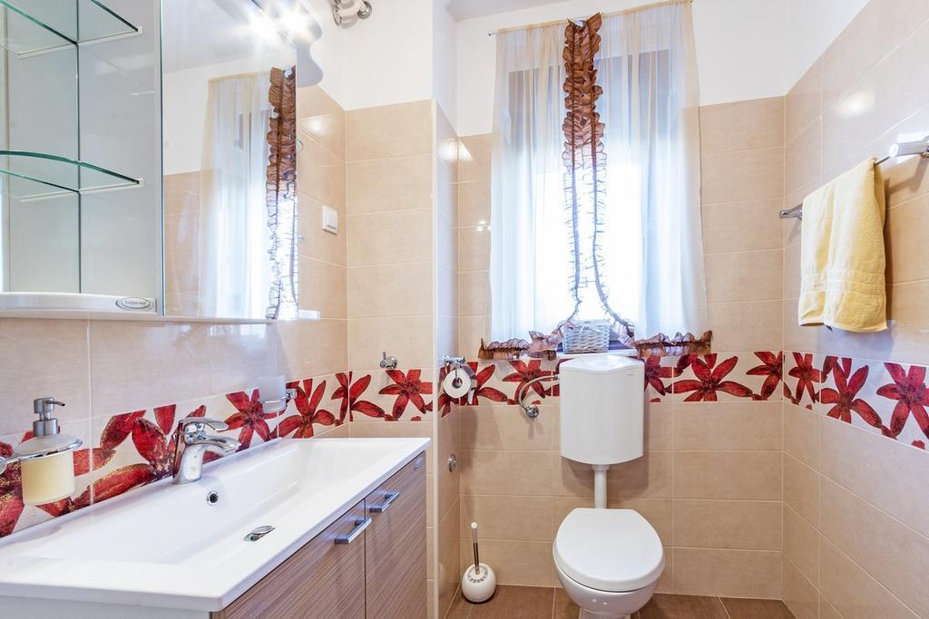 Apartman Lory プーラ エクステリア 写真