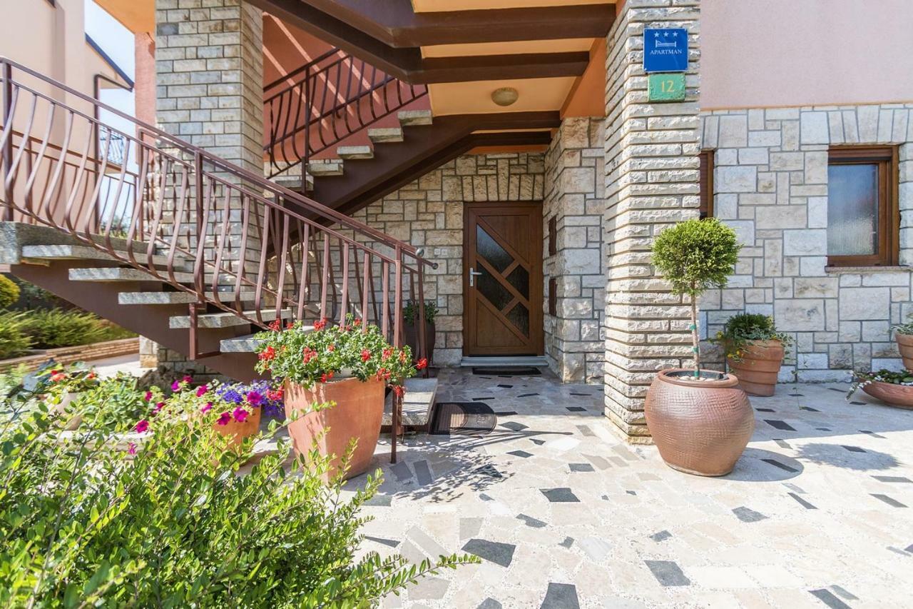 Apartman Lory プーラ エクステリア 写真