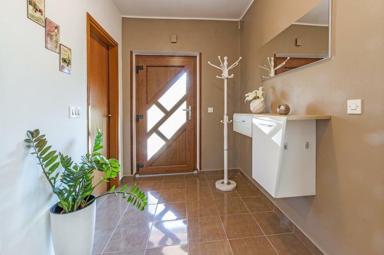 Apartman Lory プーラ エクステリア 写真
